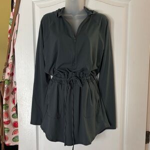 Rae Mode hooded skort romper medium